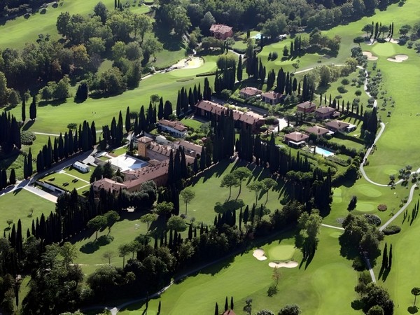 Monolocale in un residence all'interno di un Golfclub nel Garda meridionale