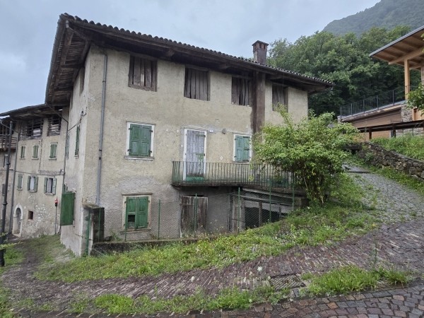 Tipo di immobile: Rustico cielo terra da ristrutturare a Pranzo di Tenno
