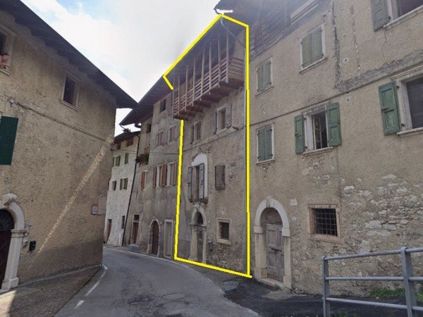 Rustico da ristruttura a Pranzo di Tenno