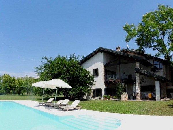 Rustico/Villa signorile con piscina nel sud del lago di Garda