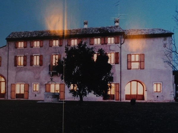 Casale ristrutturato fra le colline della zona di Affi/Bardolino