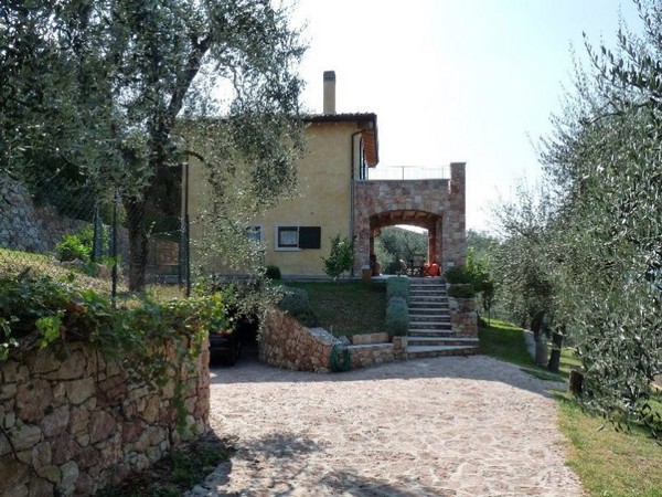 Villa con bellissima vista-lago a Castelletto di Brenzone