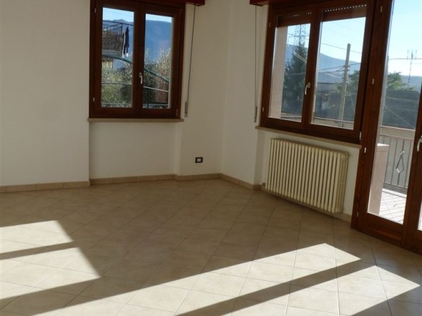 Villa con 2 appartamenti a Caprino Veronese - foto 2