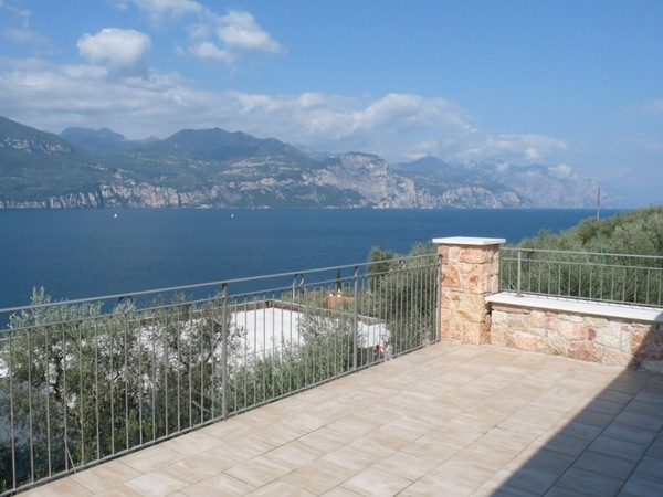 Villa con bellissima vista-lago a Castelletto di Brenzone - foto 11