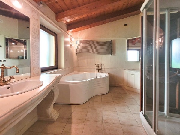 Villa con piscina e bellissima vista-lago a Limone - foto 9