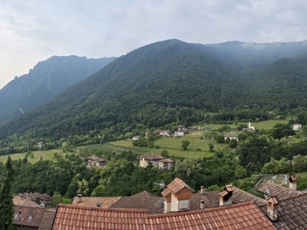 Rustico cielo-terra al grezzo con piccola vista-lago a Campi sopra Riva - foto 9