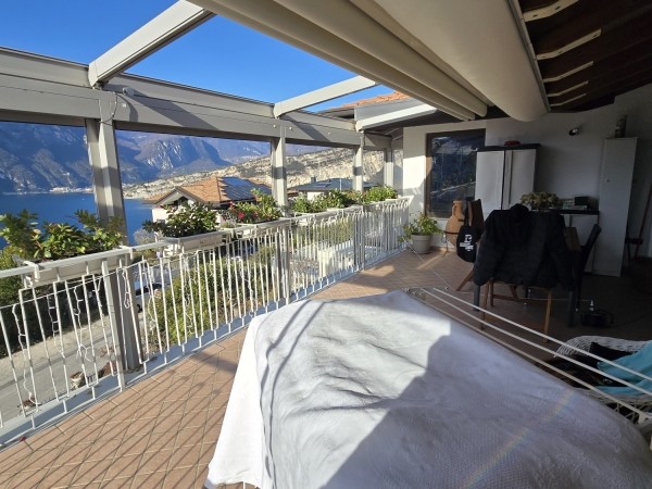 Villa con 3 appartamenti, piscina e bellissima vista-lago a Torbole - foto 2