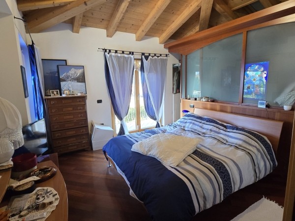 Villa con 3 appartamenti, piscina e bellissima vista-lago a Torbole - foto 6